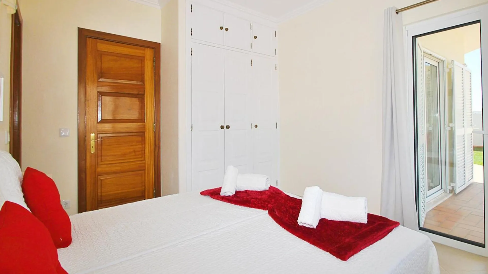 Villa With Heatable Pool Albufeira