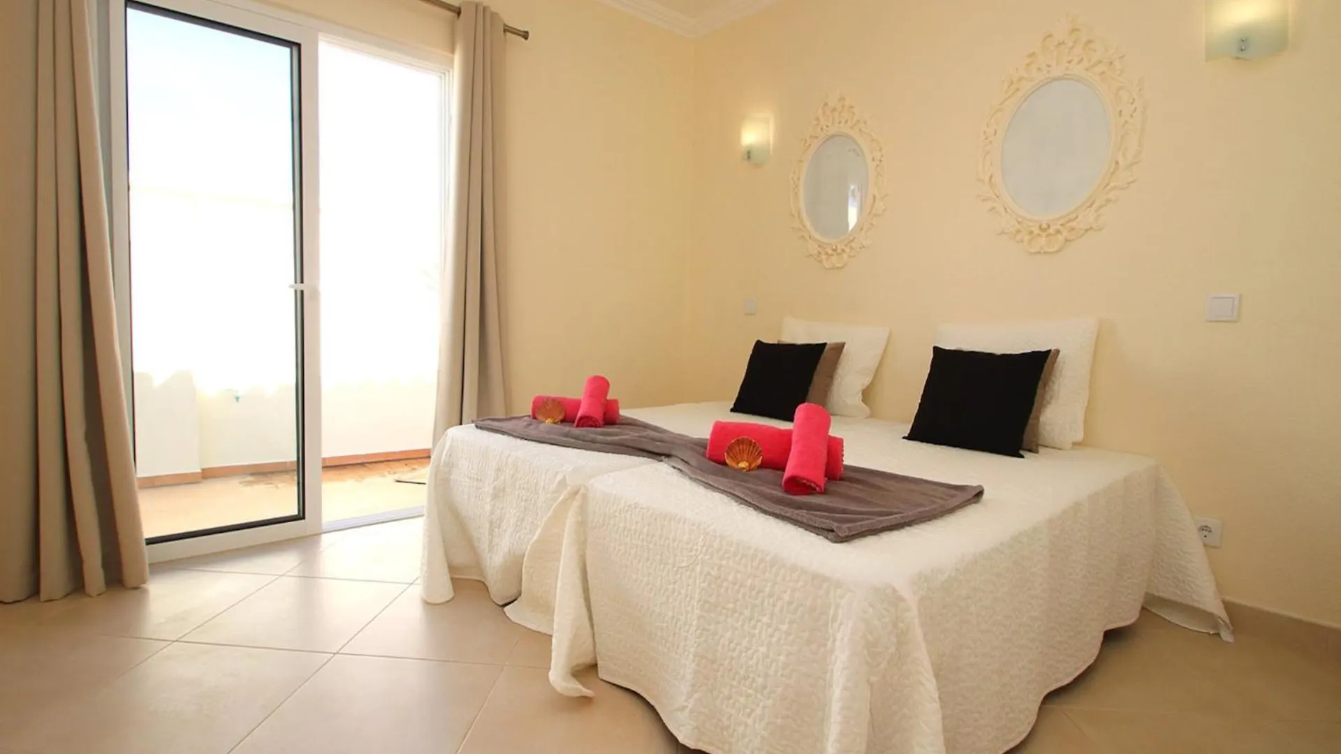 Villa With Heatable Pool Albufeira 0*,